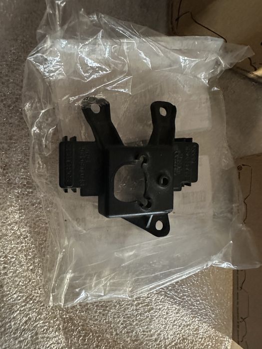 Audi Vw Ауди  скрепители  държачи за камера  7P6.