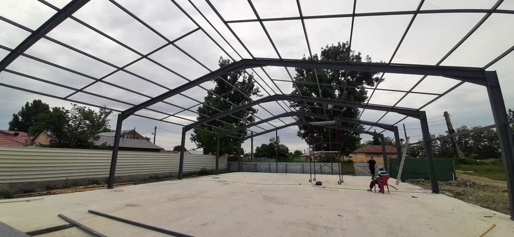 Vand hale metalice pentru comenzi