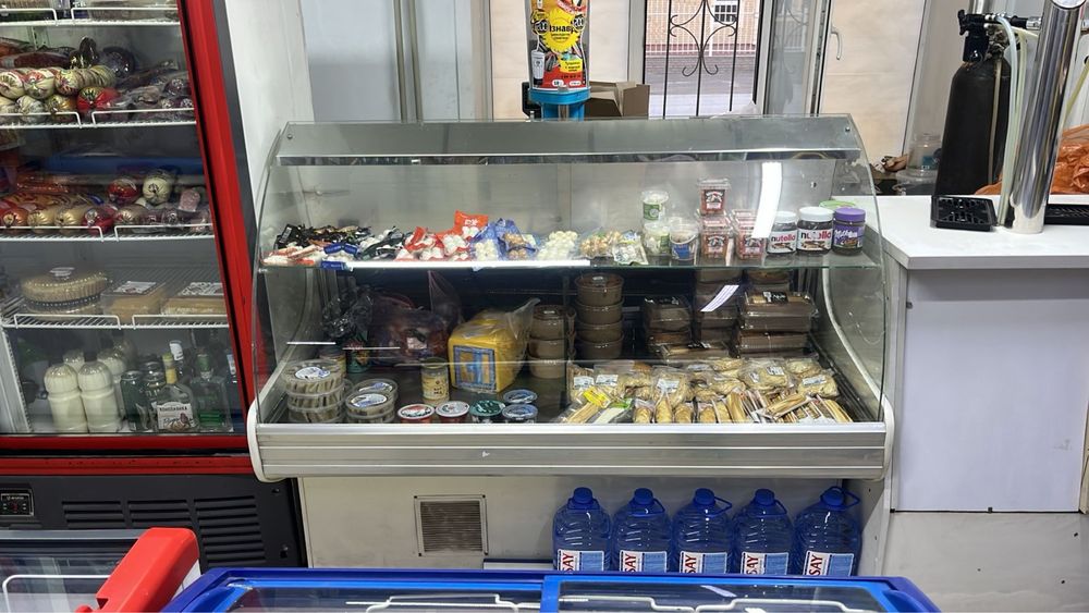 Продам витринный холодильник