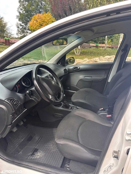 Vând Peugeot 206+ 1.4 benzină (75 CP), 2010 – 86.802 km reali