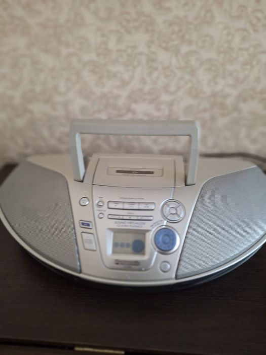 Продам музыкальный радио