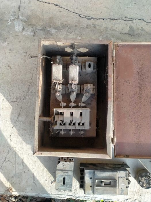 Продам Рубильники недорого