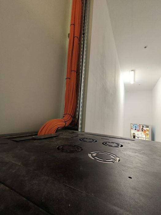 Instalare/Cablare/Aranjare Cabluri in rack date