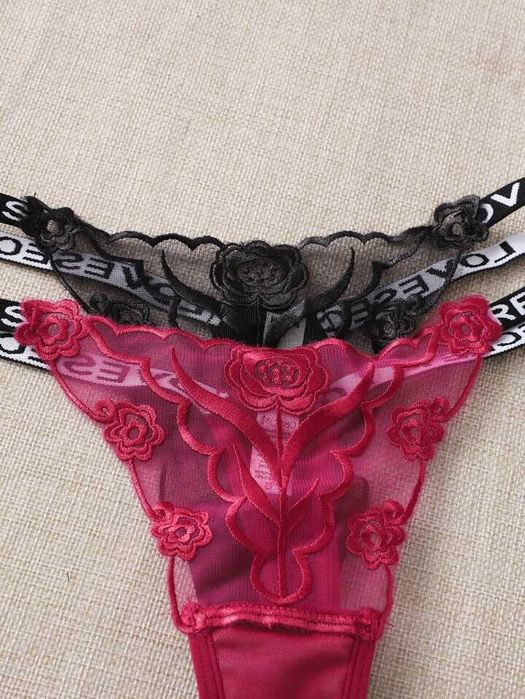 Секси дантелени прашки с рози 3 броя комплект бельо