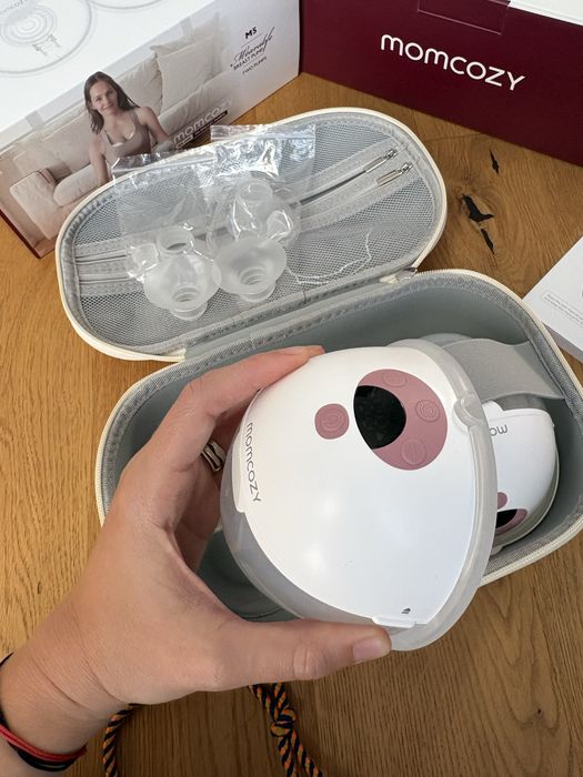 Momcozy M5 Breast Pumps (2 pompe) ca noua