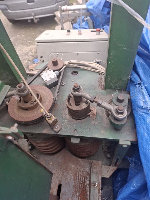 Машина за пройзводство на салфетки