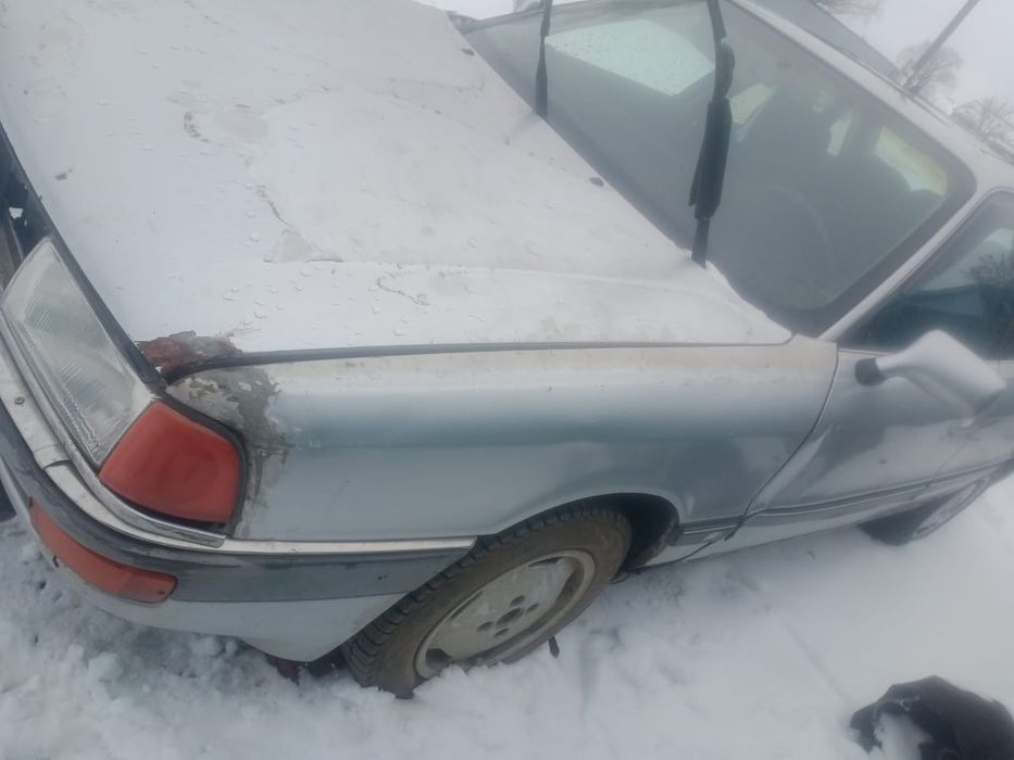 Продам срочно машину audi 80