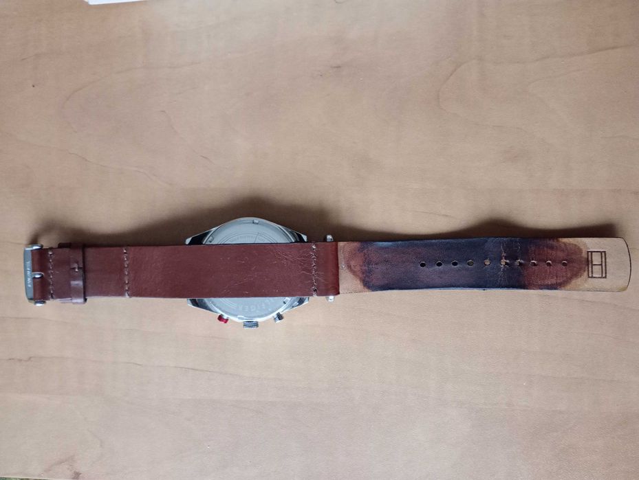 Продавам Tommy Hilfiger Corbin, отличен