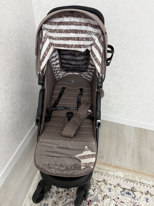 Продам б/у коляску в идеальном  состояние