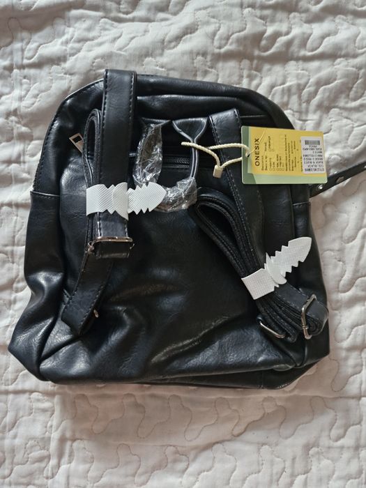 Продавам нови  чанти