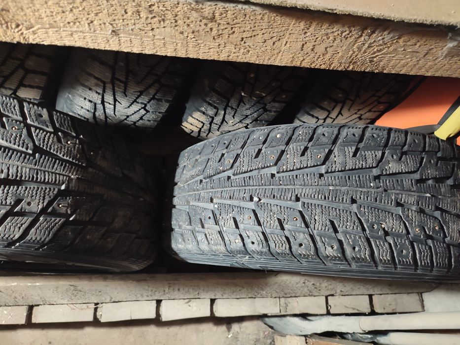 Шины зимние 235/60/r18