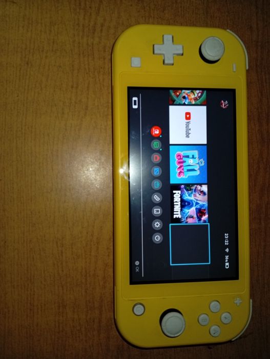 Продам почти новый Нинтендо свитч