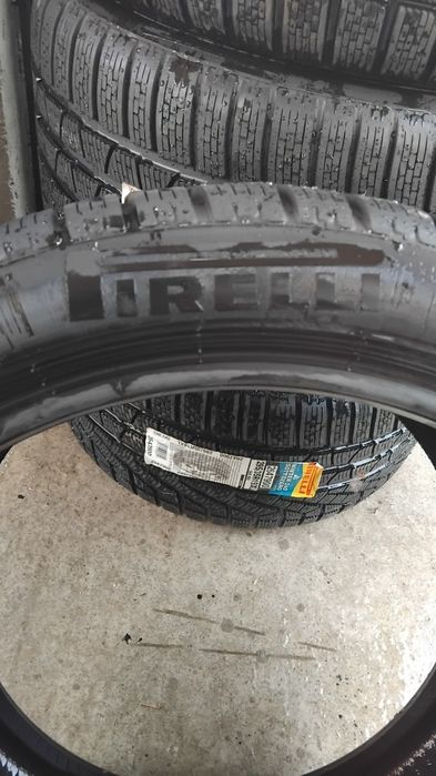 Гуми 295.35.19. PIRELLI  SOTTOZERO