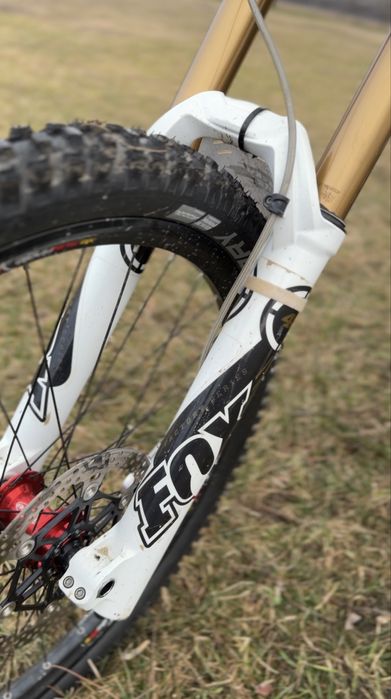 Vând specialized demo 8