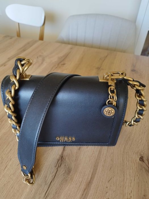 Дамска чанта Guess