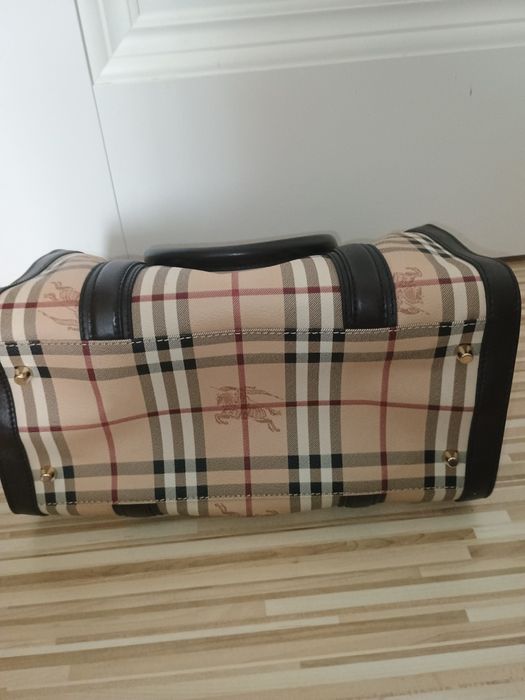 geanta Burberry noua