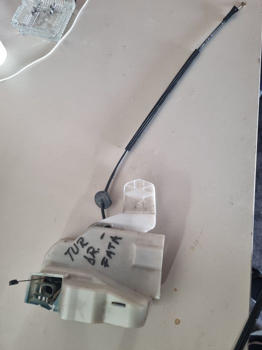 broască ușă  VW TOURAN  dreapta față