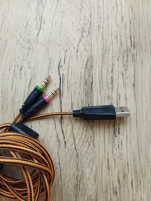 Геймърски слушалки с LED светлини