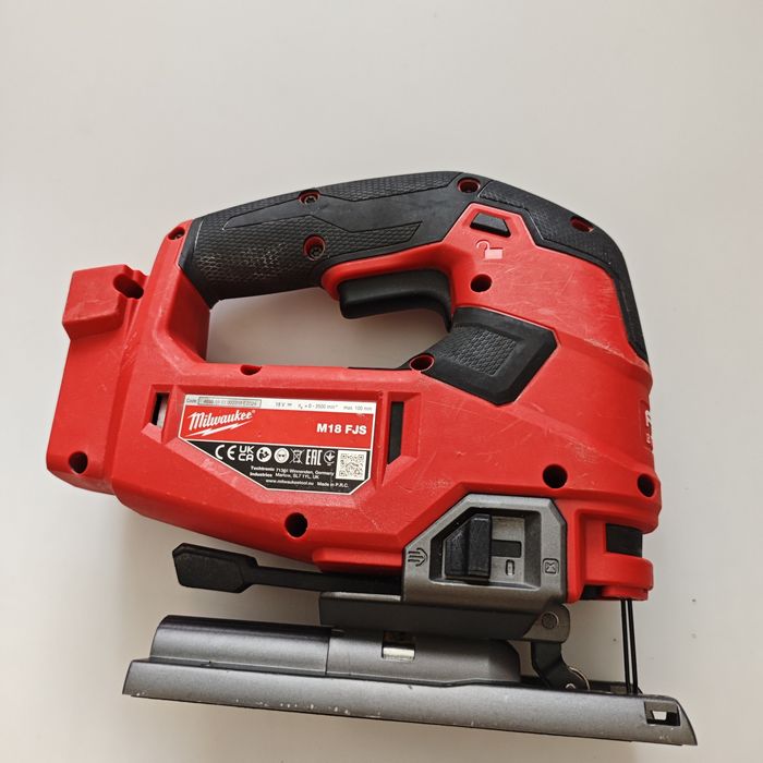 Milwaukee m18 FJS  прободен трион зеге 18 волта