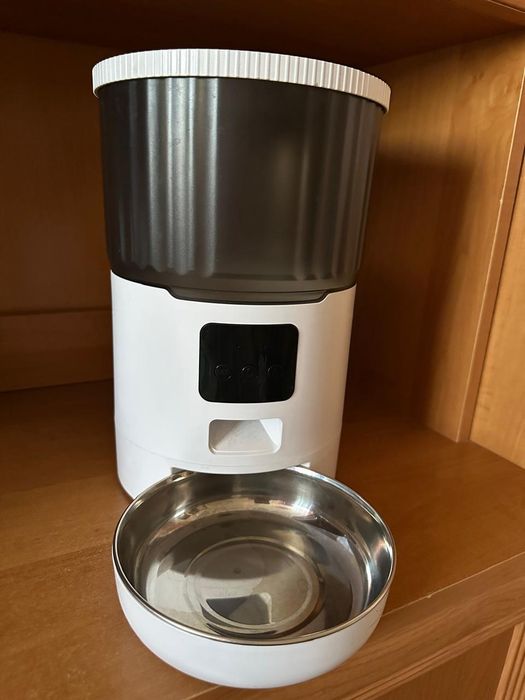 Кормушка для животных