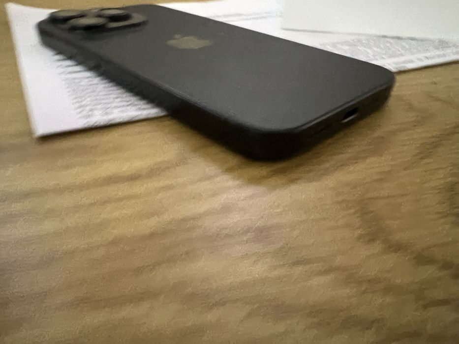 Бартер като нов IPhone 15 pro 256gb гаранция Йетел