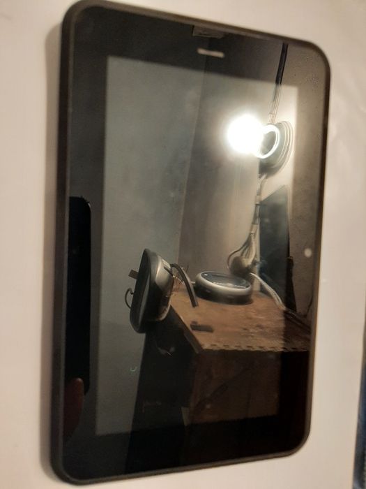 Продам планшеты на запчасти.