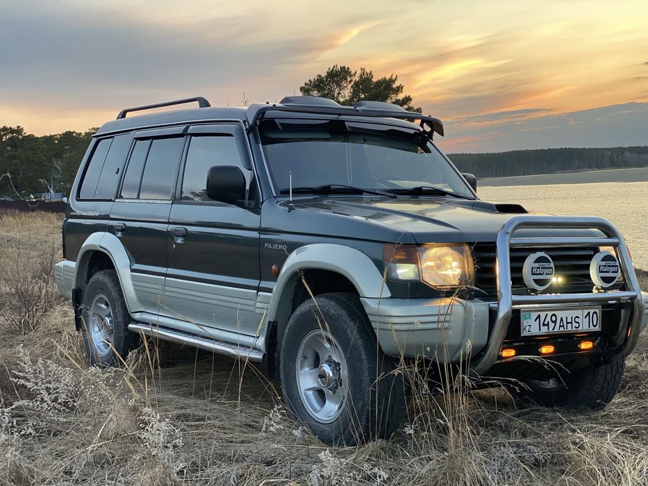 Mitsubishi Pajero 2