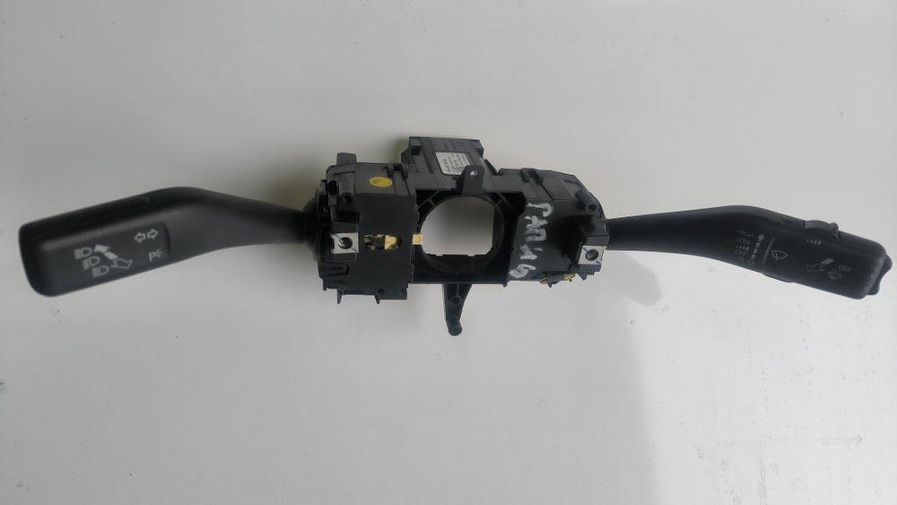 Переключатель поворотов Шкода Рапид