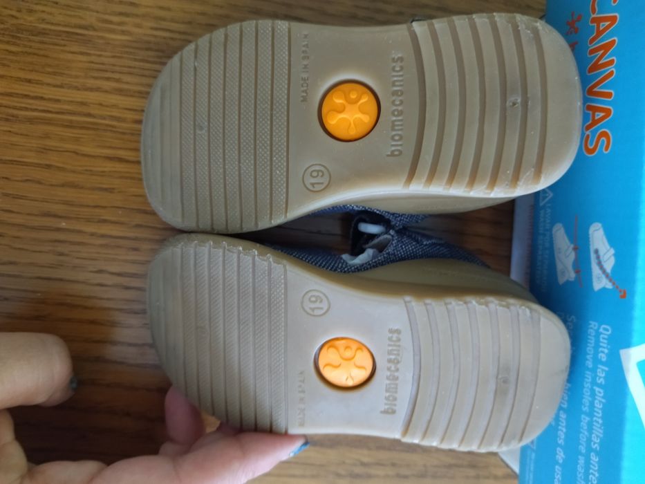 Обувки за прохождане Biomechanics 19 номер