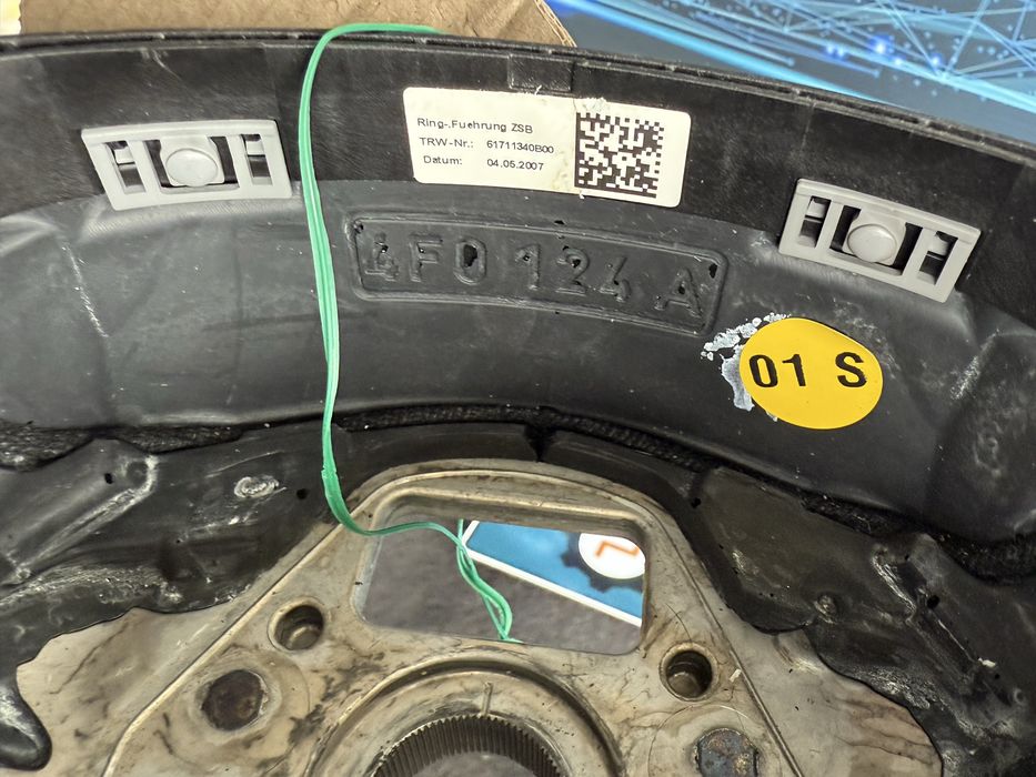 TOP! Волан Audi A5 А4 А6 волан и мулти бутони 8K 4F ном 88 Ауди