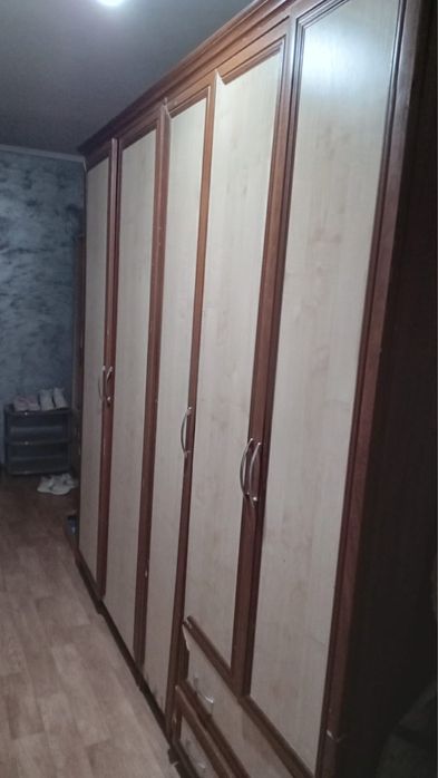 шкаф срочно продам