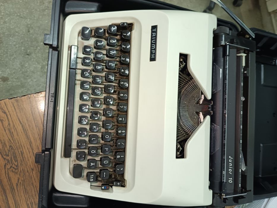 Mașina de scris Triumph Junior 10