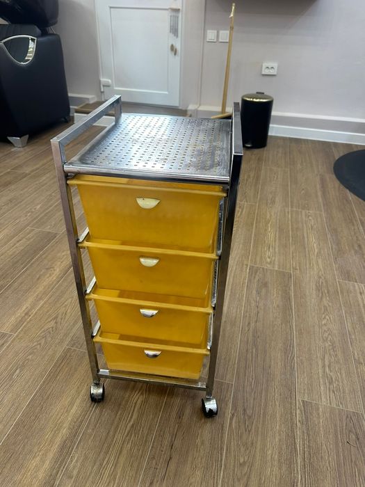 Продам срочно помошник