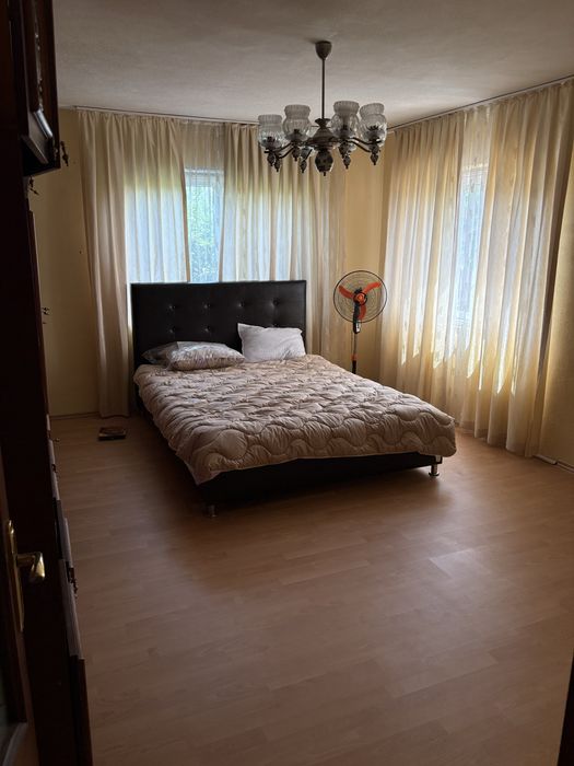 Casă solidă cu teren 1.400 mp, la doar 80km de Bucuresti - 42.000 euro.
