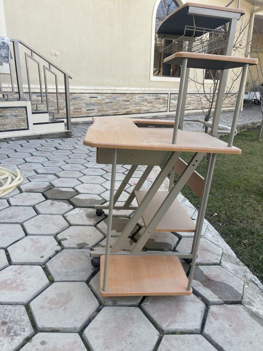 Компьютерный стол