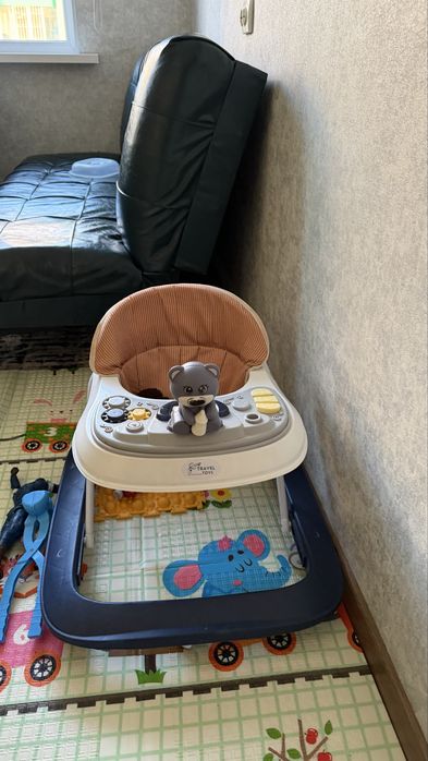 Ходунок для детей в отличном состояний