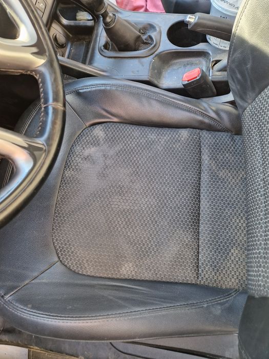 Curățare igienizare interioare auto canapele colțare saltele fotolii