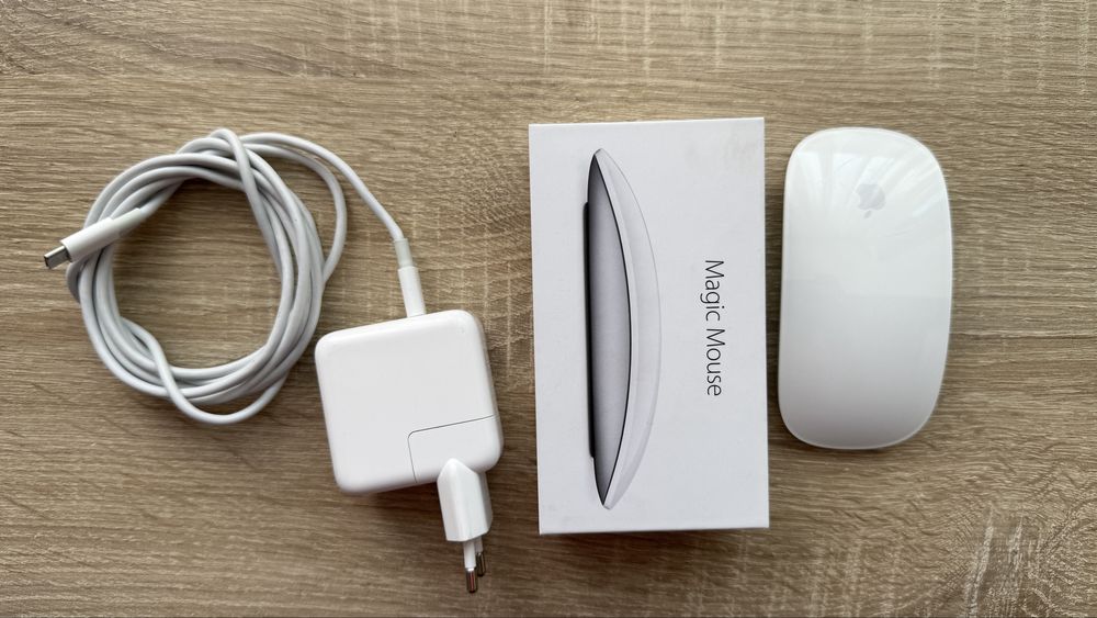 Apple Macbook Air 13 Retina, i5 1,1Ghz, 8GB RAM, 500Gbytes+Magic mouse