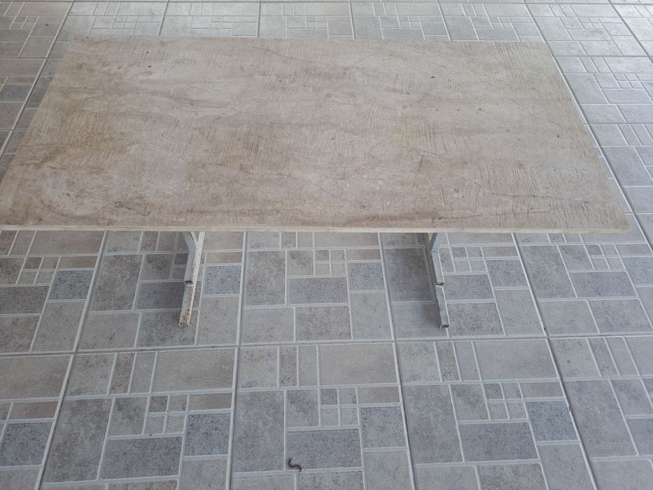 Vand măsuță exterior