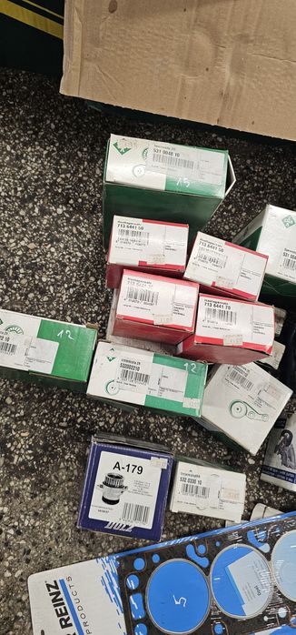 Авточасти ролки,накладки,дисттибутори,гарнитури