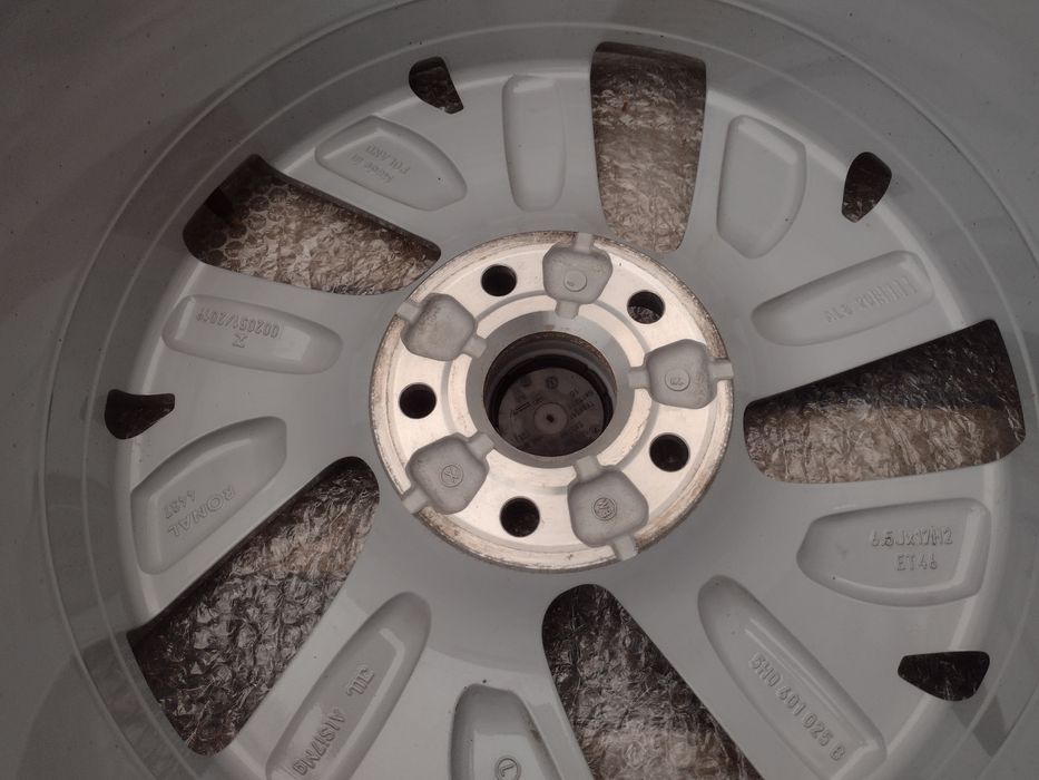 Нови Belmont 17-5x112 ET46 6.5j Volkswagen Golf 8
