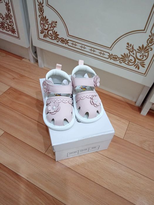 Детскии аяк Киим бар новый