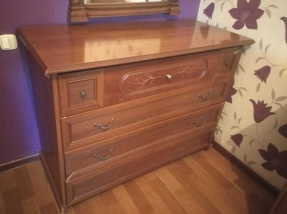 диван и спальняя