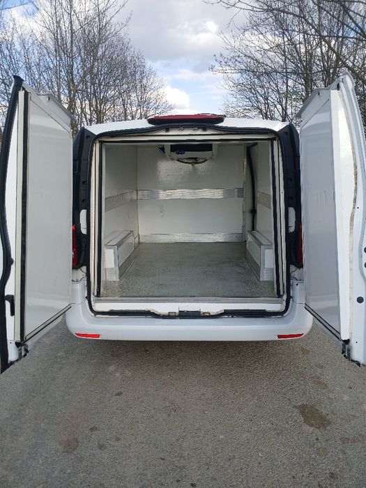Vând Mercedes vito