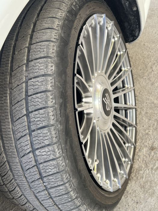 R 17 215/45 сака диска оргинал!