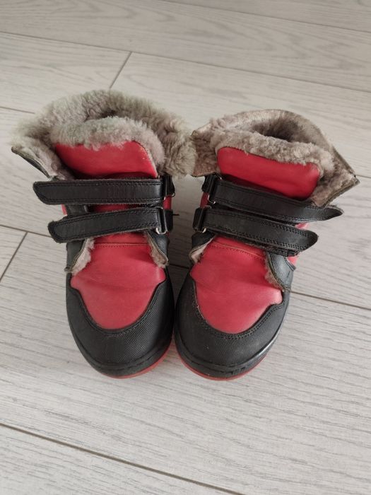 Две пары зимей обуви на мальчика р. 30