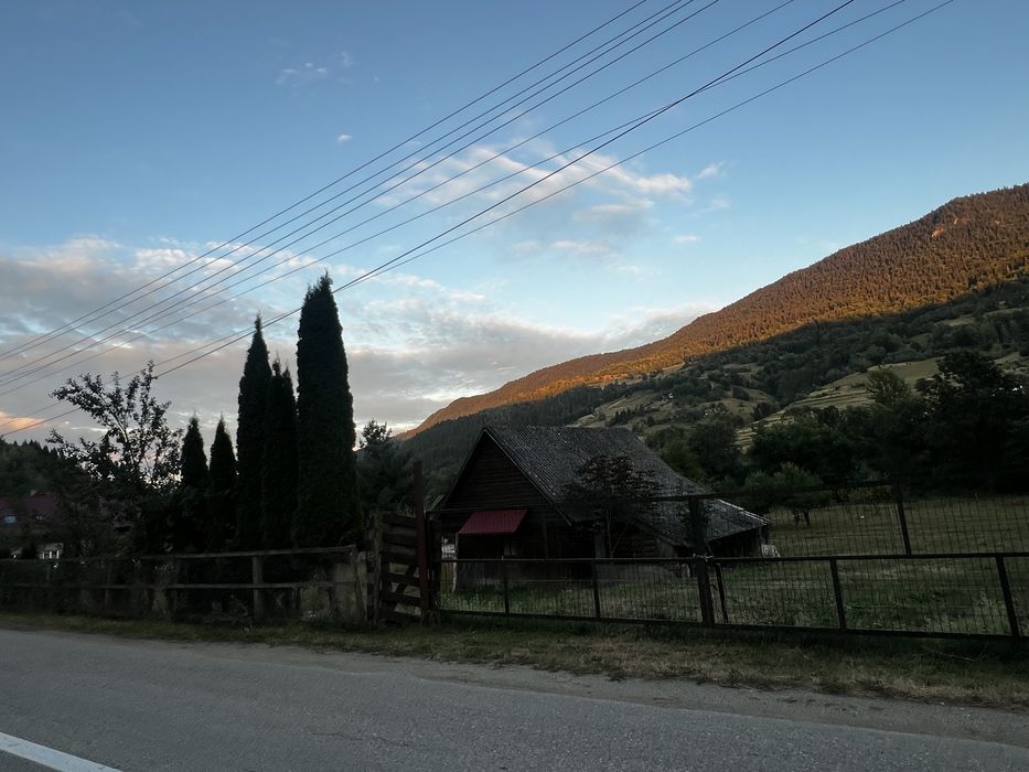 Proprietar- vand TEREN INTRAVILAN 4.050 MP DE VÂNZARE – VIDRA, ALBA Cascada Pișoaia – Dealul cu Melci | vedere spre cascadă | toate utilitățile