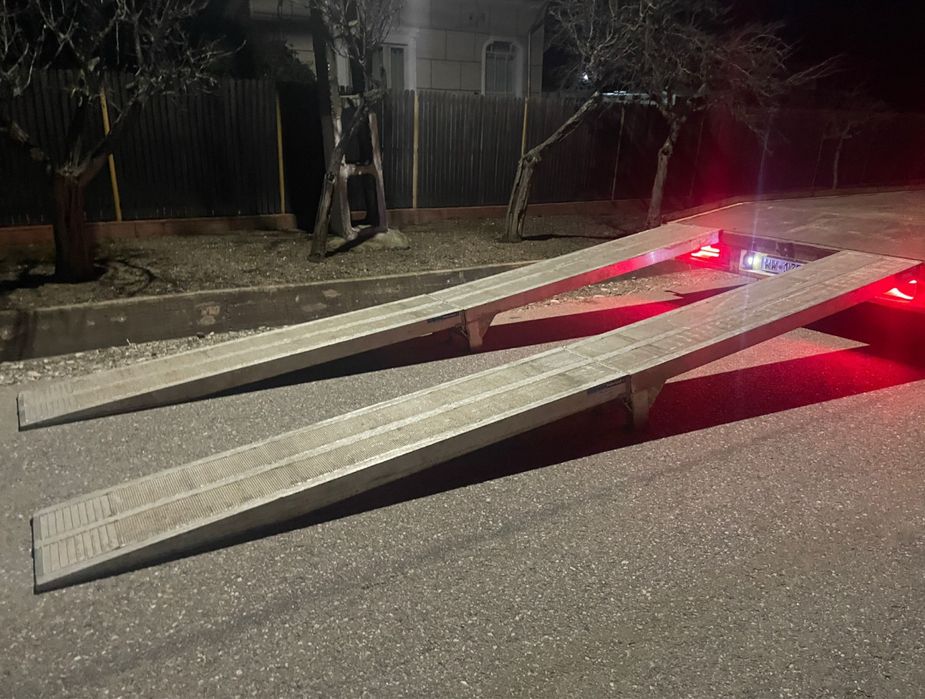 Cale /rampe pentru utilaje din 2 bucati .