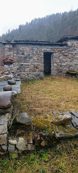 Продавам парцел с ПУП 2750 кв.м.в с.Смилян