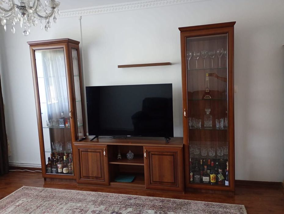 Vând mobilă pentru sufragerie
